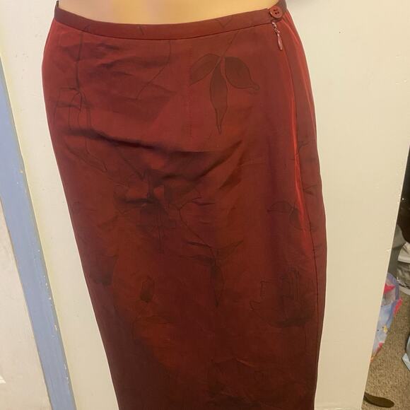 Ann Taylor 100% Silk Skirt Size 2 Burgundy Lined Floral Full Length Straight - Picture 9 of 10
